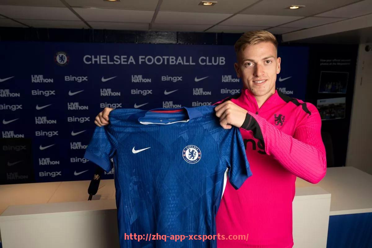 杏彩体育-火箭队现役球员高清图片资料与赛场数据更新